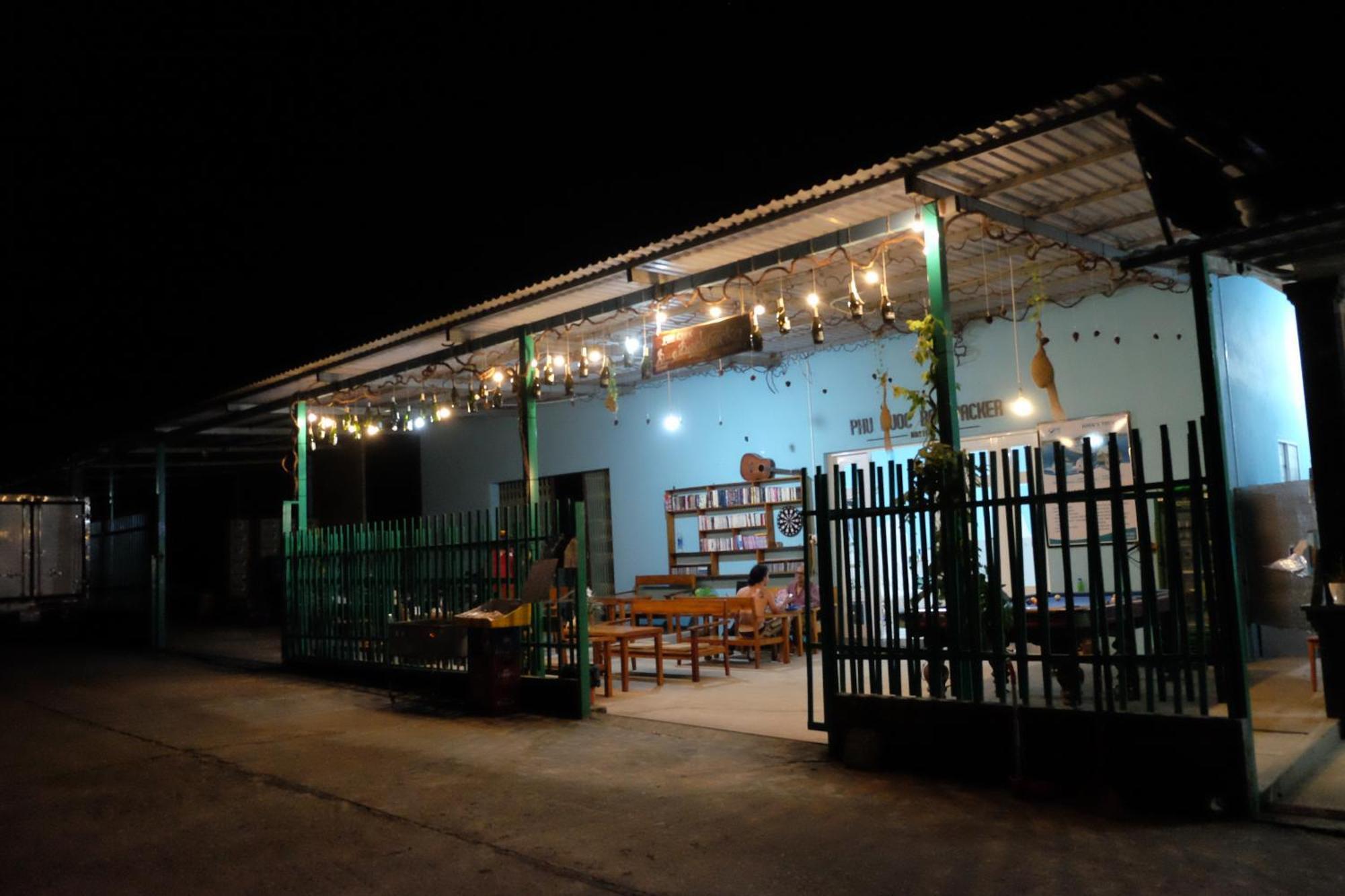 Hostel Phu Quoc Backpacker Exterior foto